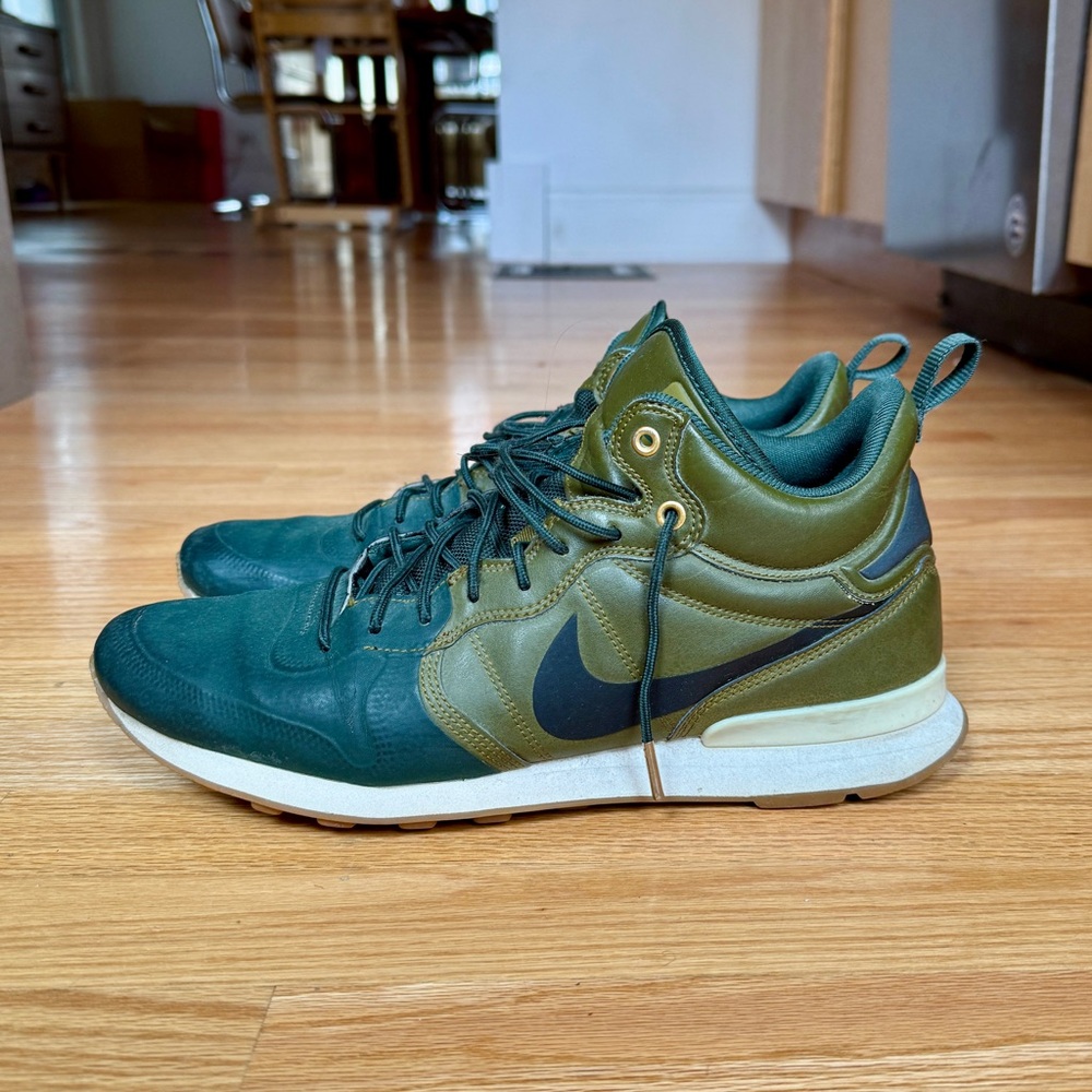 Nikea Internationalist Mid Utility (Olive Flak) Men’s Size 11